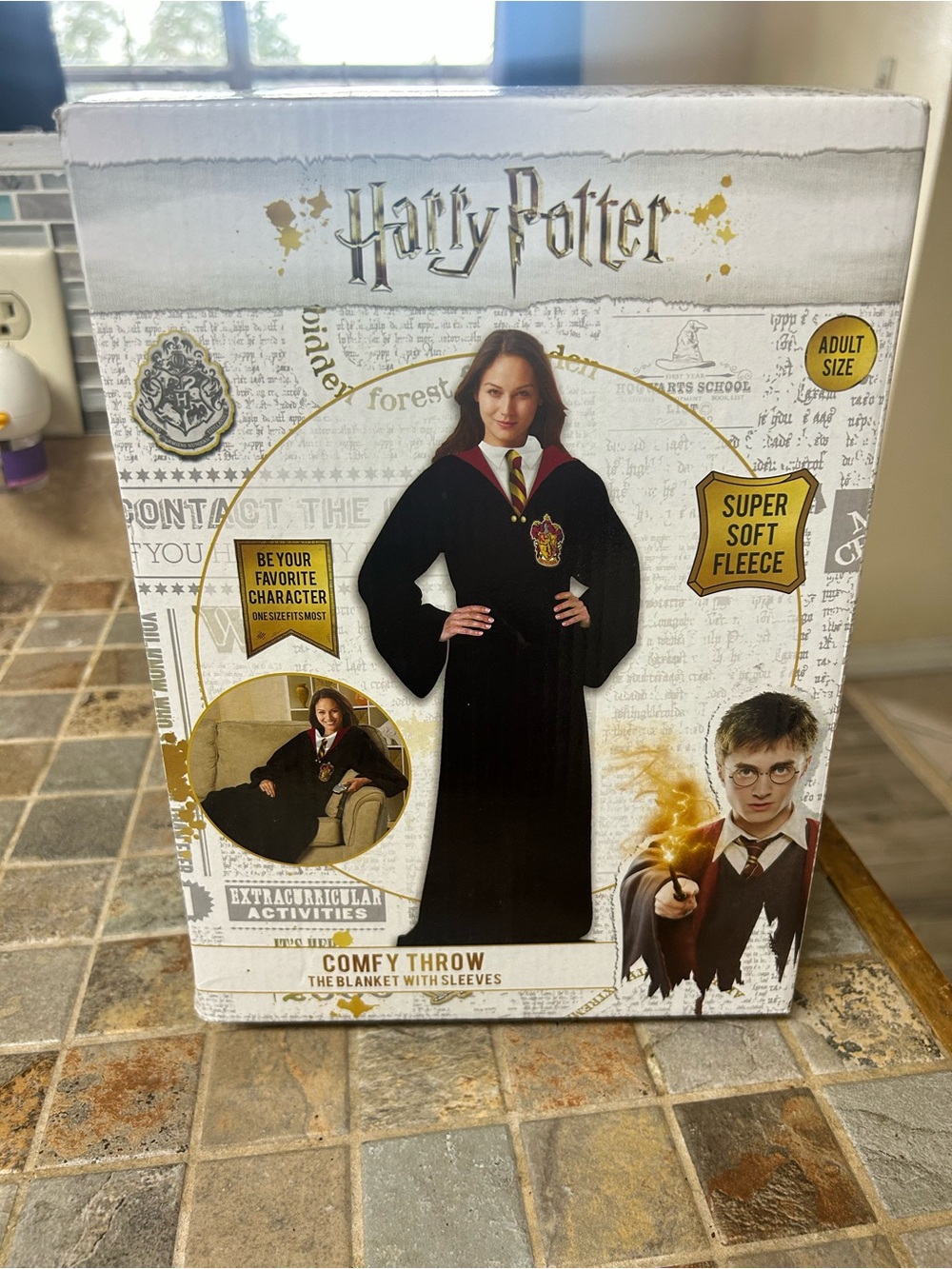 Warner Bros. Harry Potter Gryffindor Robe Comfy Throw - Black/Red/Gold